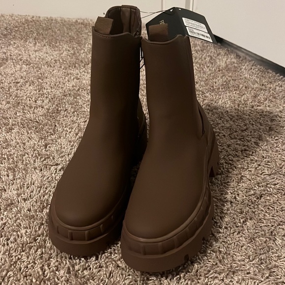 Brown boots. size 7.5 - Picture 1 of 1
